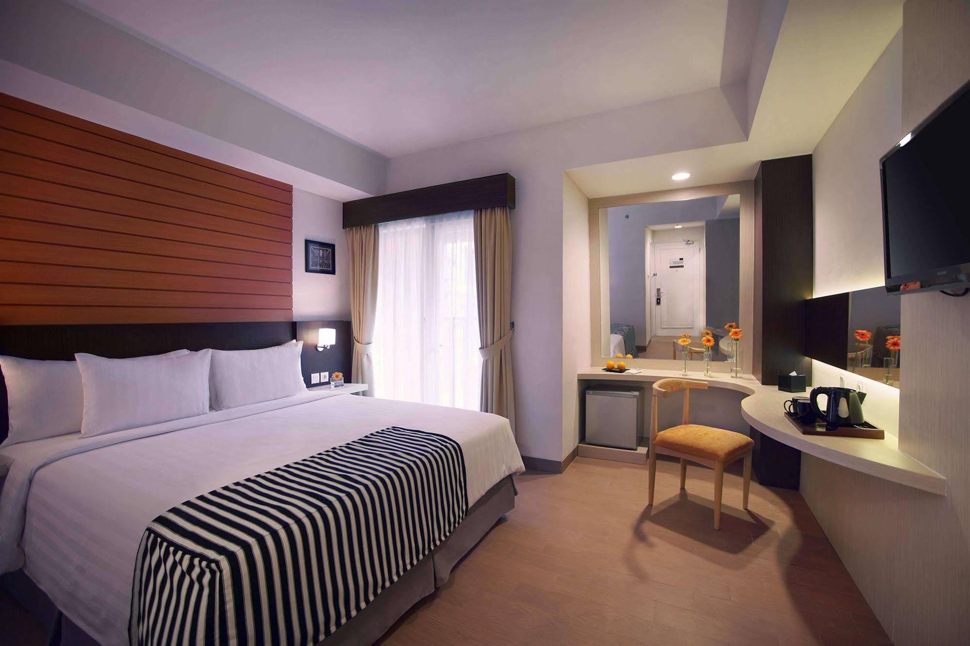 Vega Hotel Gading Serpong Exteriér fotografie