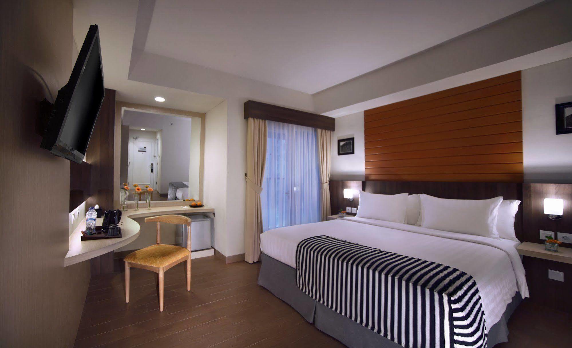 Vega Hotel Gading Serpong Exteriér fotografie