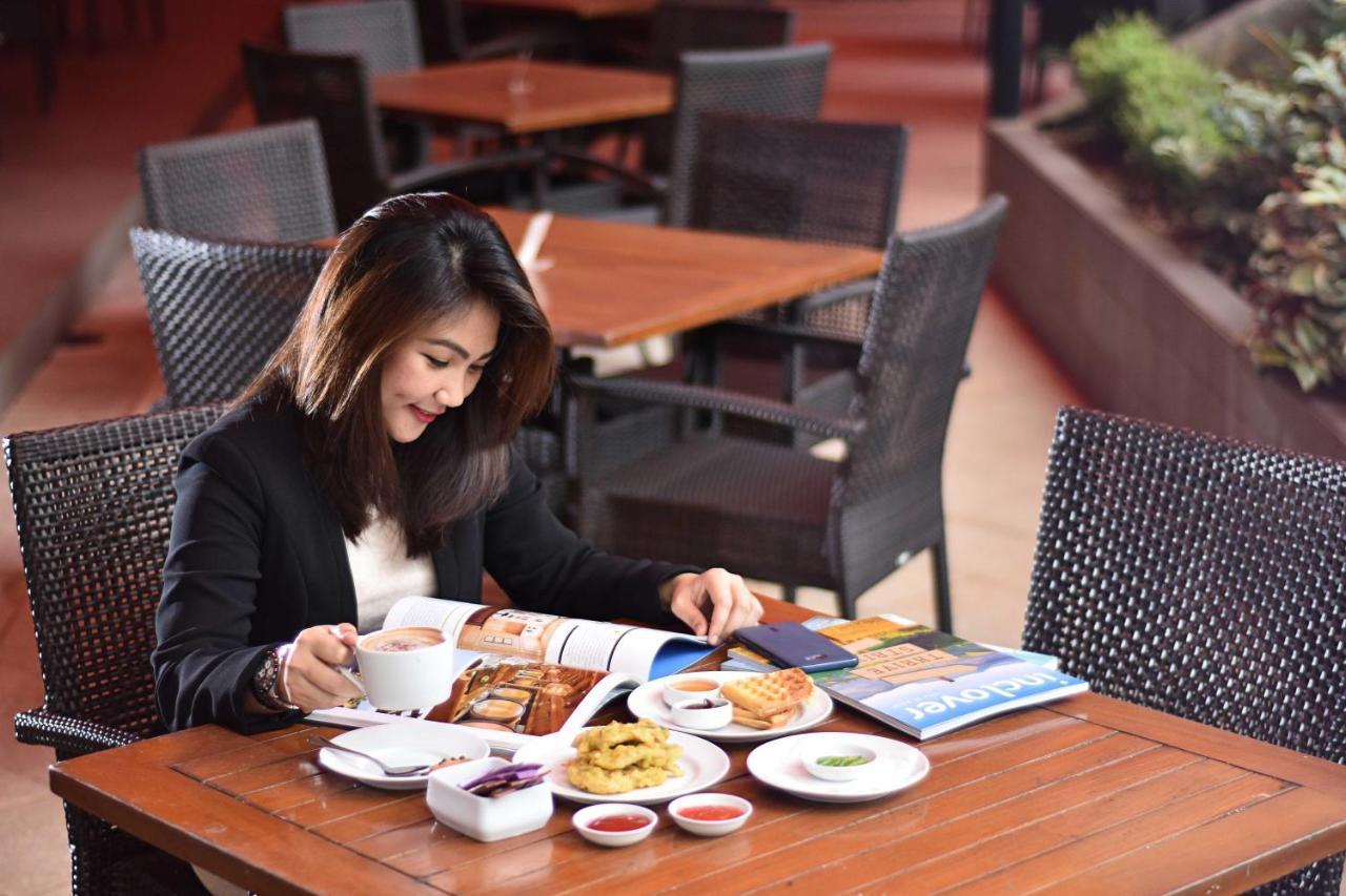 Vega Hotel Gading Serpong Exteriér fotografie
